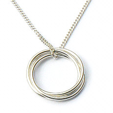 Schilderen Kilauea Mountain Coöperatie Zilveren collier met 3 in elkaar vallende ringen 92598 – Flamenco Sieraden