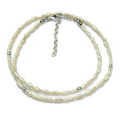 Zilveren collier witte parels